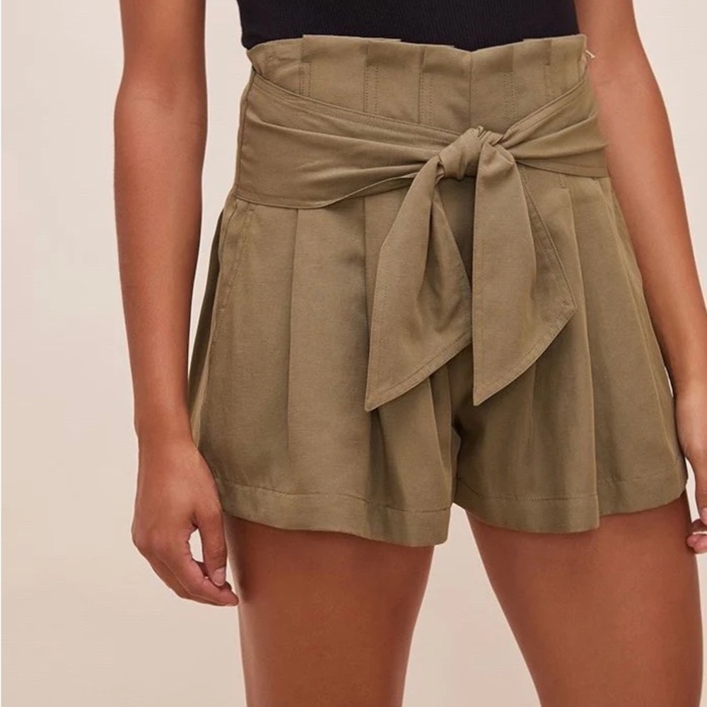 ASTR Marika Shorts in Olive